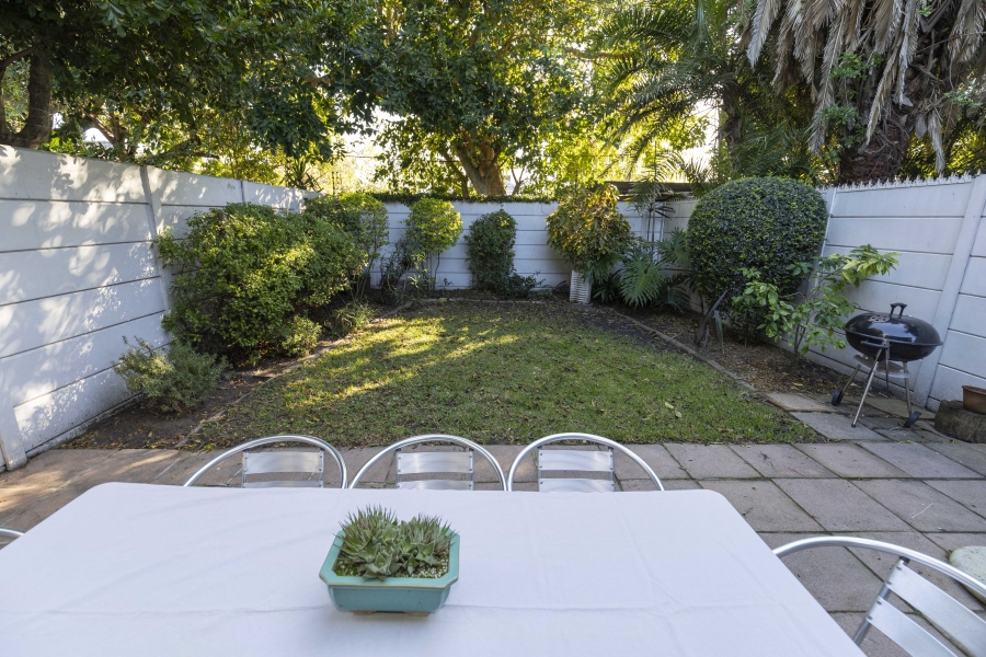 2 Bedroom Property for Sale in Claremont Western Cape